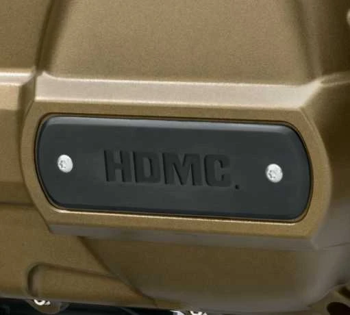 Harley Davidson Dominion Öleinfüll-Einsatz äußerer Primärdeckel, Schwarz Gebürstet - Image 2