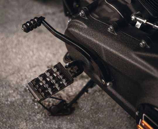 Harley Davidson Dominion Fahrer Fußrasten Schwarz - Image 3